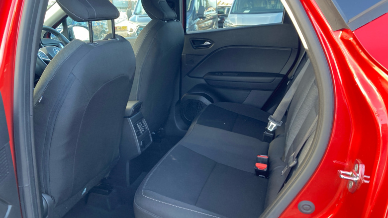 Renault Captur 1.3 TCE 140 Iconic 5dr Petrol Hatchback